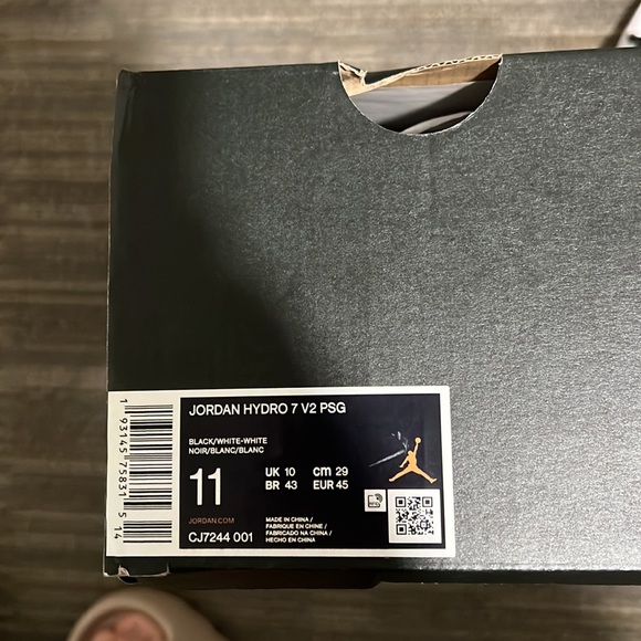 Brand new Jordan X Paris Saint Germain slides. Size US 11. - Picture 7 of 8